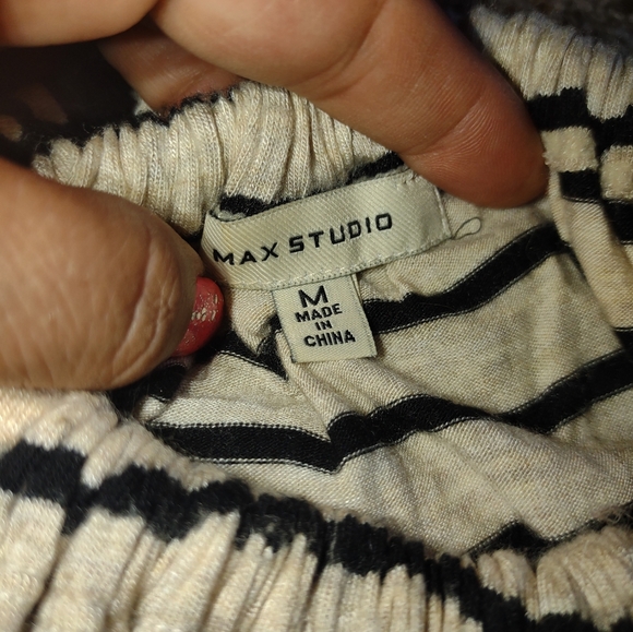 Max studio top - Picture 2 of 2